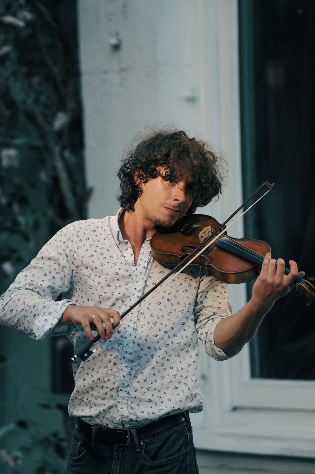 Session violinist
